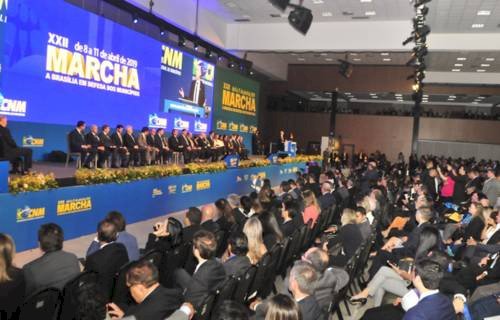 Marcha a Brasília em Defesa dos Municípios deste ano recebe presidenciáveis para debate
