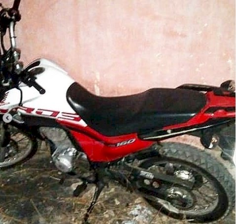 Motocicleta com queixa de roubo/furto é recuperada por policiais militares 