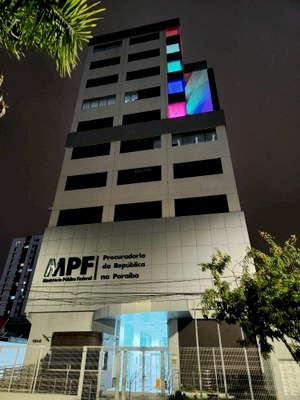 Prédio do MPF na Paraíba recebe iluminação em referência ao Mês do Orgulho LGBTQIA+