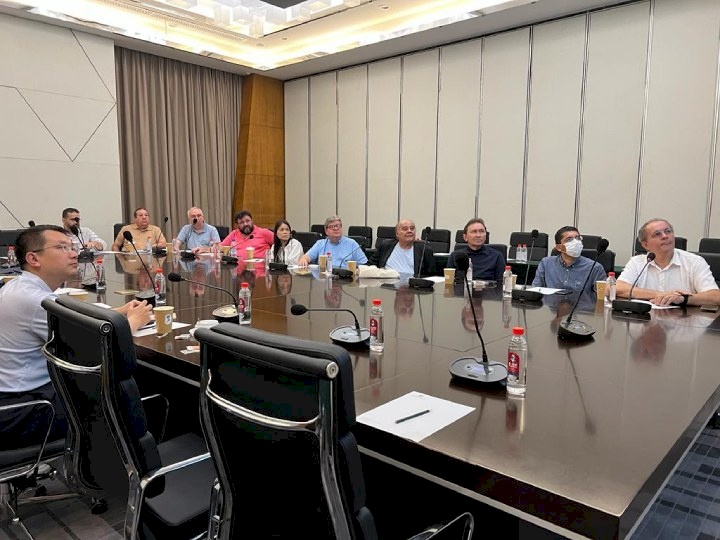 Equipe do Governo João Azevedo reunida na China