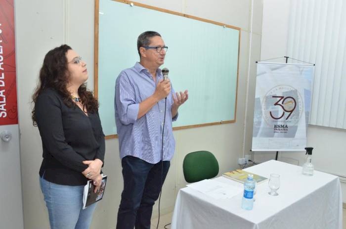 Oficial de Justiça de Campina Grande encontra na atuação inspiração para poesias