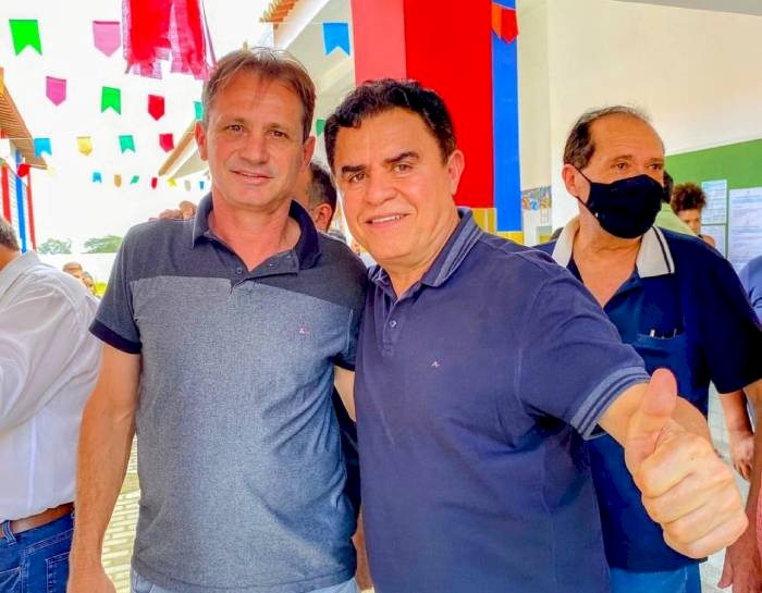 Deputado federal Wilson Santiago e o prefeito de Queimadas, Carlinhos de Tião