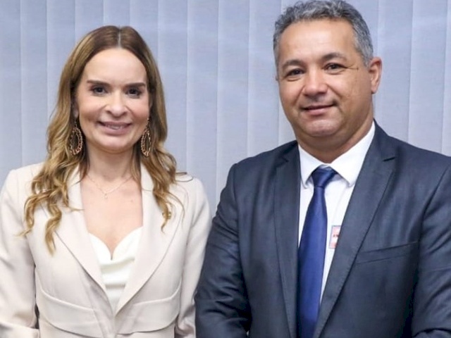 Prefeito Gerôncio com a senadora, Danielle Ribeiro