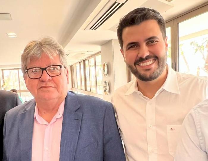 Wilson Filho em encontro com João Azevêdo e deputados