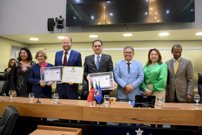 Títulos de cidadania ao ministro do STJ Reynaldo da Fonseca e advogado Nelson Wilians