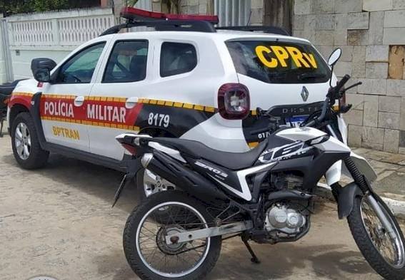 Polícia Militar recupera motocicleta adulterada durante abordagem