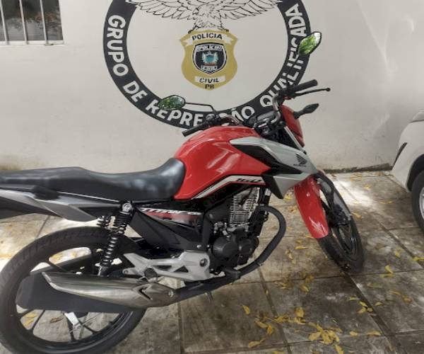 Veículo recuperado pela Polícia Civil em Cajazeiras