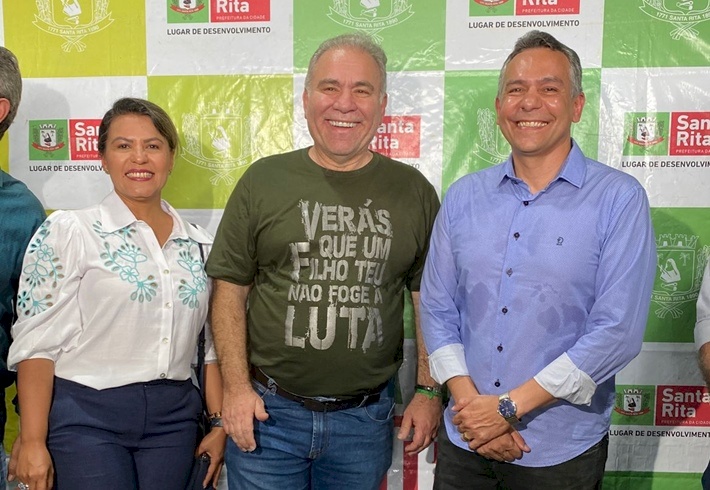 Ministro da Saúde em visita a Santa Rita