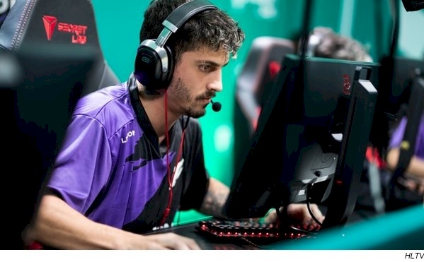 O argentino de 25 anos observou que é flexível e aberto a diferentes opções para seu próximo time, pois fala espanhol, português e inglês