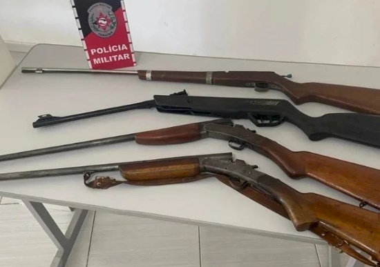 Espingardas apreendidas pela polícia militar em Imaculada 