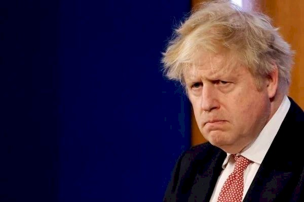 1o Ministro Bori Johnson renunciou 
