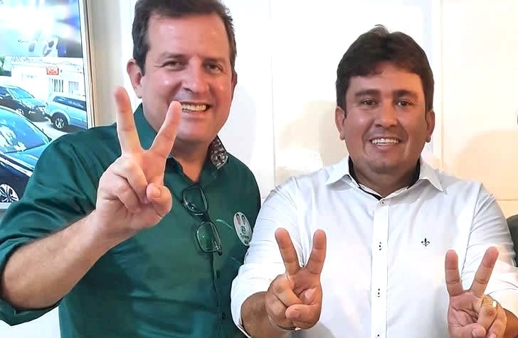 Prefeito Fábio Tyrone, com o feche de gabinete, Helder Carvalho