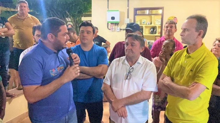 Júnior do Peixe representa Mesinho Lucena em evento na Cidade de Marizópolis