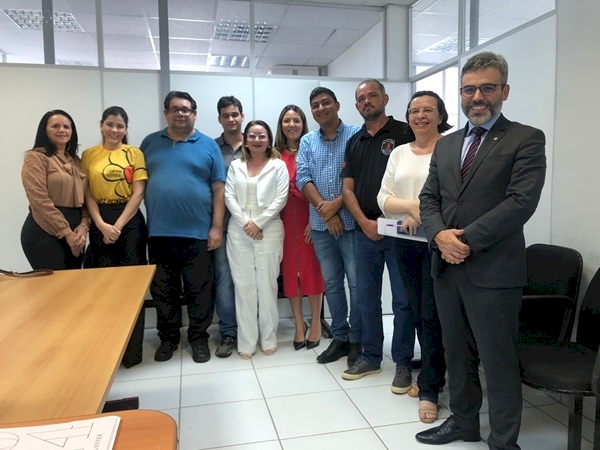 Reunião que discutiu sobre ampliação do acesso de emissão de documentos