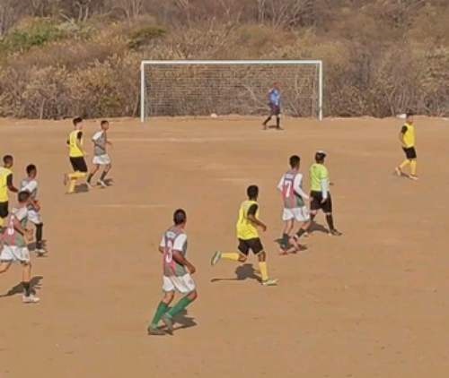 Torneio de inauguração do Campo de Futebol da comunidade de Extrema