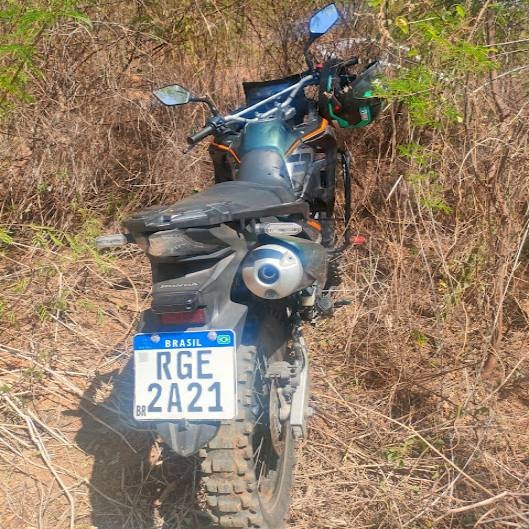 Motocicleta recuperada pela Polícia Militar na cidade de Cajazeiras