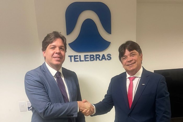 Cassiano Pascoal Pereira Neto em agenda na Telebras