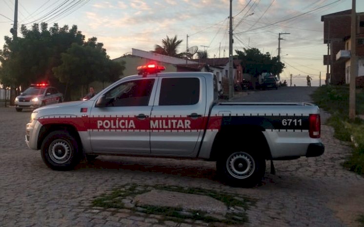 Viatura da Polícia Militar em ponto base