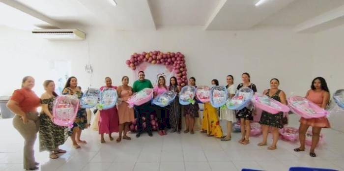 Entrega de Kit Bebê do Programa Bolsa Maternidade em Aparecida
