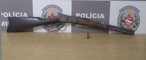 Policia militar apreende rifle cal 44, após receber informações anônimas 