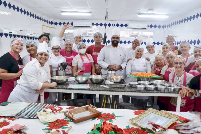 Oficinas de aproveitamento de produtos em parceria com faculdade