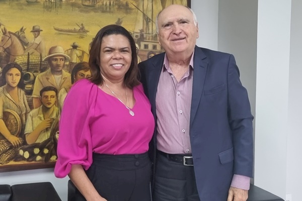 Prefeita do município de Pitimbu, Adelma Cristovam dos Passos e o presidente do Tribunal de Contas do Estado, Nominando Diniz Filho
