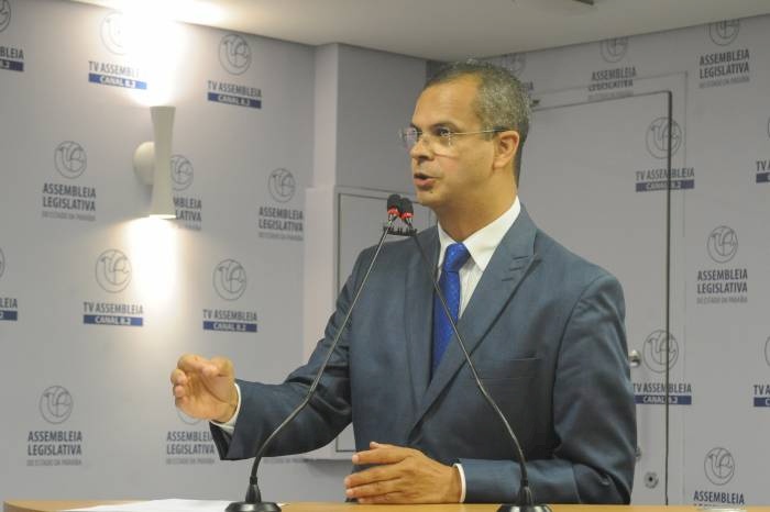 Deputado estadual Jutay Meneses (Republicanos)