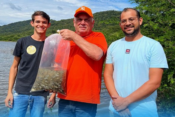 Mais uma demanda de alevinos paraos açudes de São José da Lagoa Tapada
