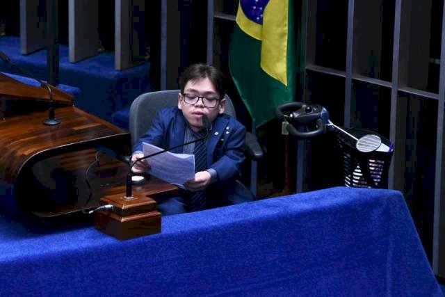Câmara de João Pessoa concede Voto de Aplausos a Patrick Dorneles por ser o primeiro parlamentar com doença rara no Congresso Nacional
