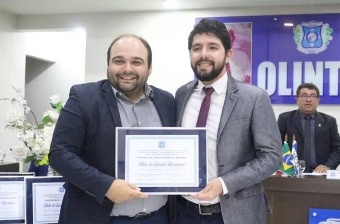 Título de Cidadão Uiraunense ao Advogado Dr. Francisco Abrantes