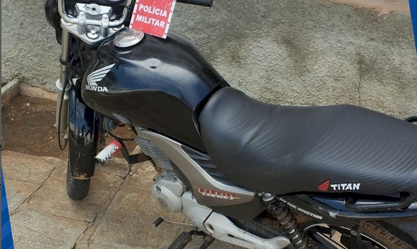 Motocicleta recuperada pela Polícia Militar