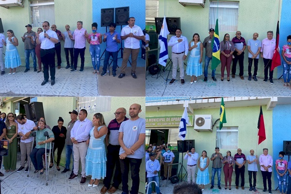 Ato cívico em frente a Prefeitura municipal de Aparecida 