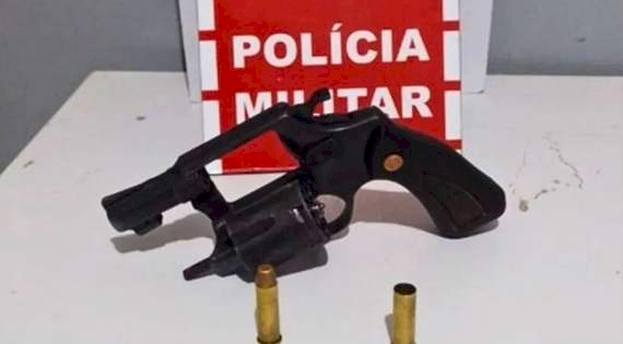 Arma de fogo e munições apreendidas pela PM