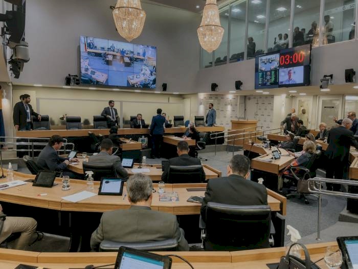 Sessão Especial com o objetivo de debater dificuldades enfrentadas pelas mulheres