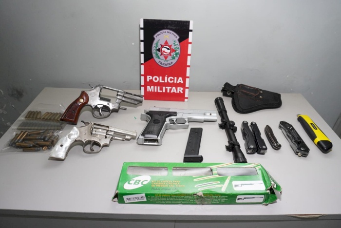 Apreensão de estudante com armas, munições e canivetes em escola