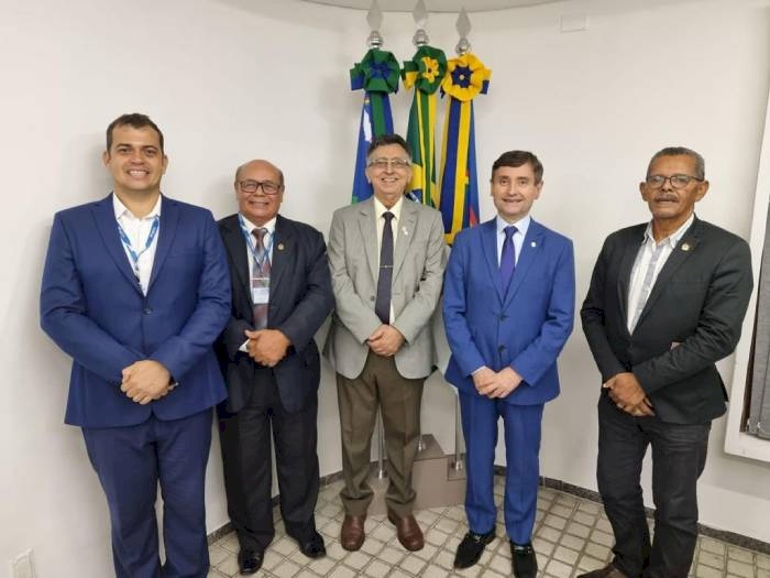 Outros assuntos tratados foram a nova Resolução sobre estágio