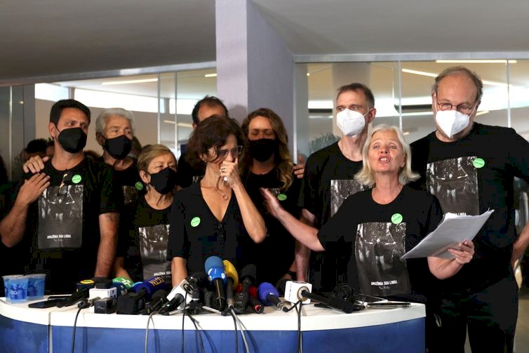 Alessandra Sampaio agradeceu o apoio que recebeu dos povos indígenas, da imprensa, de amigos jornalistas e de todos que participaram das buscas e se s