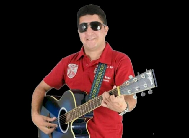 Leonardo Gonçalves, cantor sousense