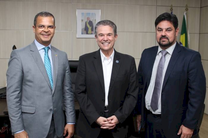 Jutay Meneses em reunião com o ministro da Pesca e Aquicultura