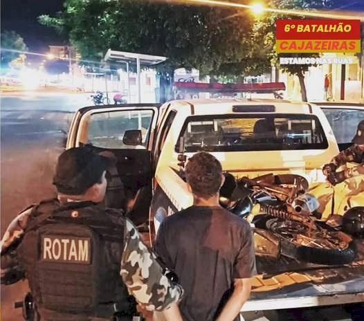 Motocicleta apreendida pela Polícia Militar