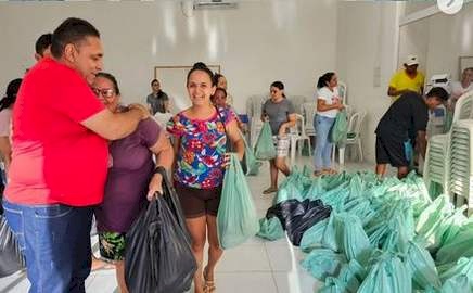 Entrega de Cestas de Alimentos do Programa de Aquisição de Alimentos (PAA)