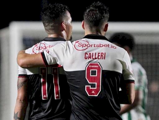 São Paulo superou o Coritiba por 3 a 1