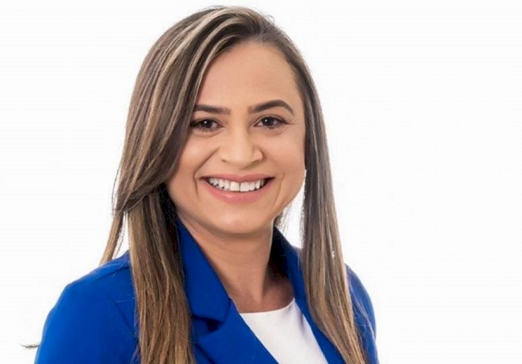Prefeita, Adeilza Soares Freires