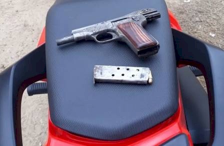 Prisão em flagrante pela prática de roubo e por porte ilegal de arma de fogo