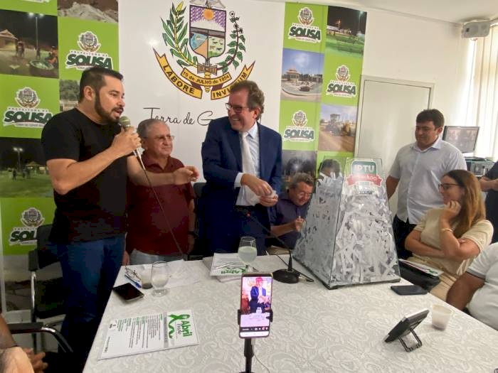 Ganhadora do Carro IPTU premiado em Sousa