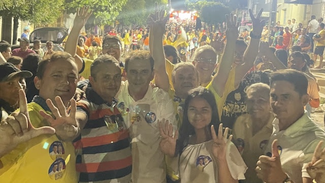 “Vou trabalhar incansavelmente por esta cidade”, disse Chico Mendes ao arrastar multidão para carreta e comício em Cajazeiras