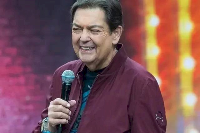 Faustão é transferido para unidade semi-intensiva e evolui bem