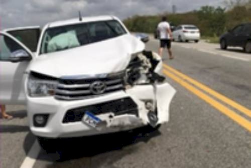 Colisão envolvendo dois veículos, na BR-230