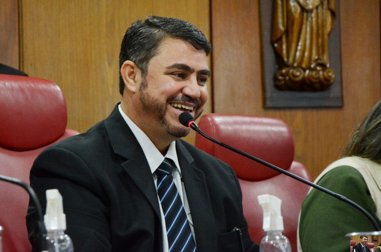 Presidente, Dinho Dowsley