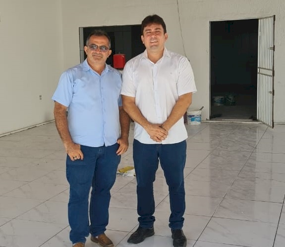 Helder Carvalho e o secretário de Assistência Social, Roberto Freire
